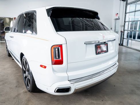 Used 2021 Rolls-Royce Cullinan image 23