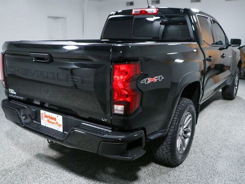 Used 2023 Chevrolet Colorado LT w/ LT Convenience Package AWD/4WD image 7