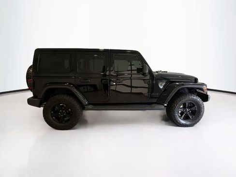 Used 2019 Jeep Wrangler Unlimited Sahara AWD/4WD image 7