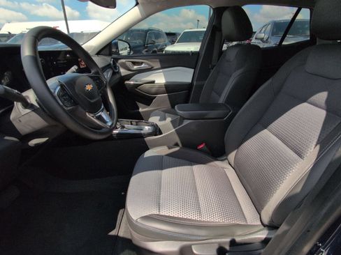 Used 2024 Chevrolet Trax LT w/ Driver Confidence Package FWD image 23