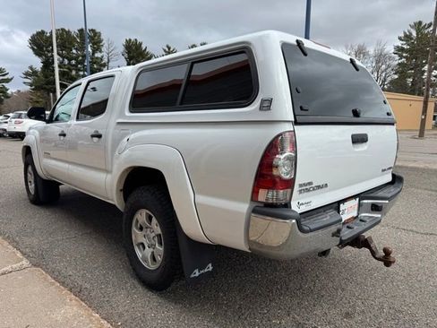 Used 2015 Toyota Tacoma 4x4 Double Cab w/ SR5 Package image 5