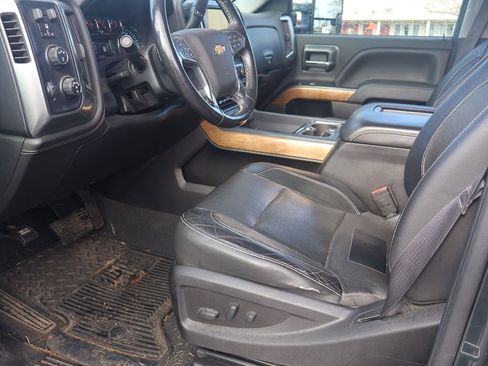 Used 2019 Chevrolet Silverado 3500 LTZ w/ Duramax Plus Package image 4
