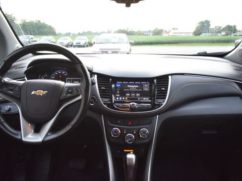 Used 2019 Chevrolet Trax LT w/ LT Convenience Package AWD/4WD image 32