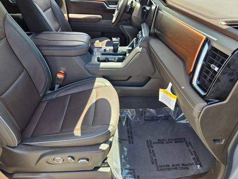 Used 2025 GMC Sierra 1500 Denali AWD/4WD image 22