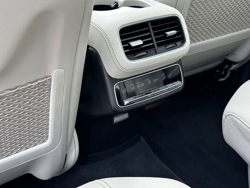 Certified 2024 Mercedes-Benz GLS 450 4MATIC image 27