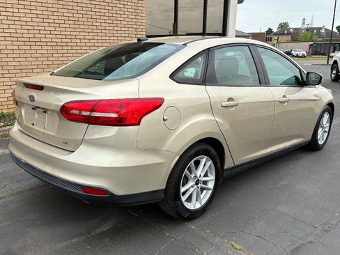 Used 2017 Ford Focus SE FWD image 8