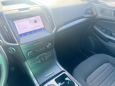 Used 2020 Ford Edge SE image 26