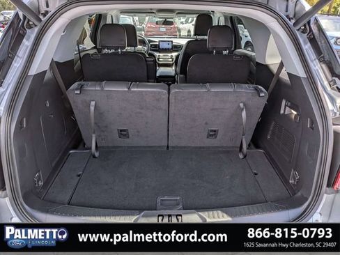 Used 2022 Ford Explorer XLT w/ Equipment Group 202A RWD image 12