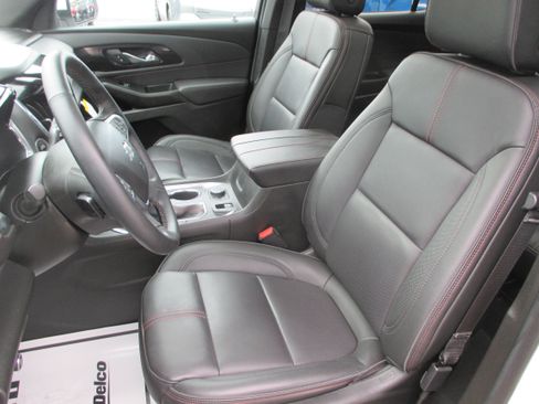 Used 2023 Chevrolet Traverse RS AWD/4WD image 14