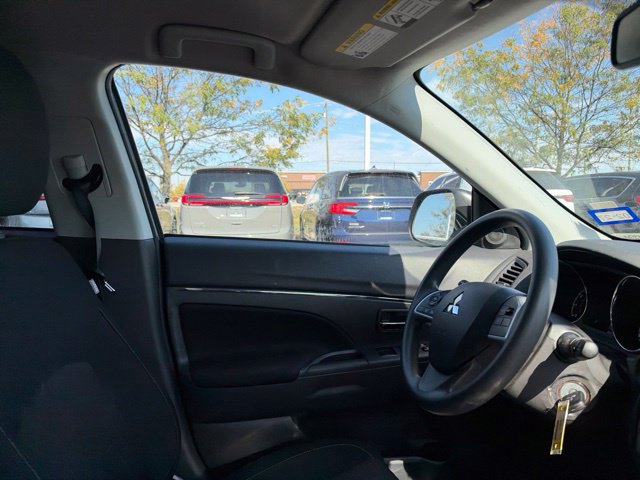 Used 2025 Mitsubishi Outlander Sport ES AWD/4WD image 28