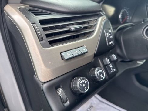 Used 2020 GMC Yukon XL Denali image 11