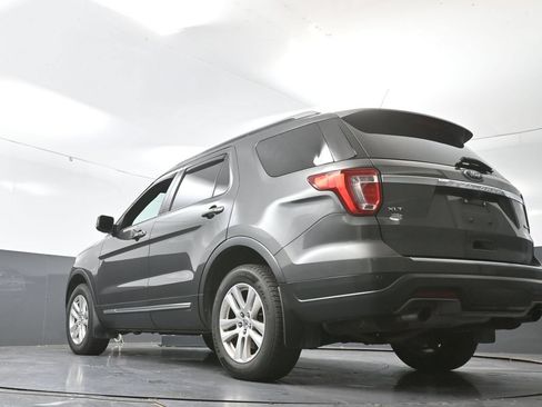 Used 2018 Ford Explorer XLT w/ Equipment Group 202A AWD/4WD image 29
