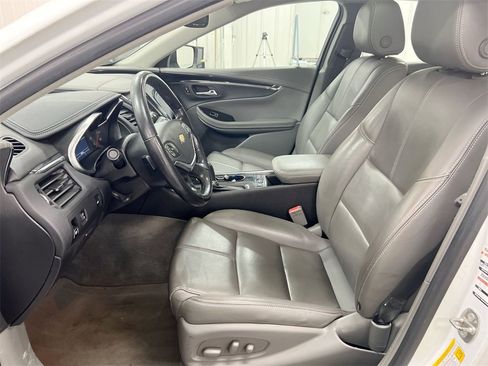 Used 2019 Chevrolet Impala LT image 20