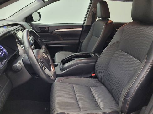 Used 2019 Toyota Highlander LE image 17