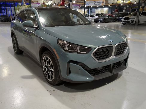 Used 2025 BMW X2 xDrive28i w/ Technology Package image 4