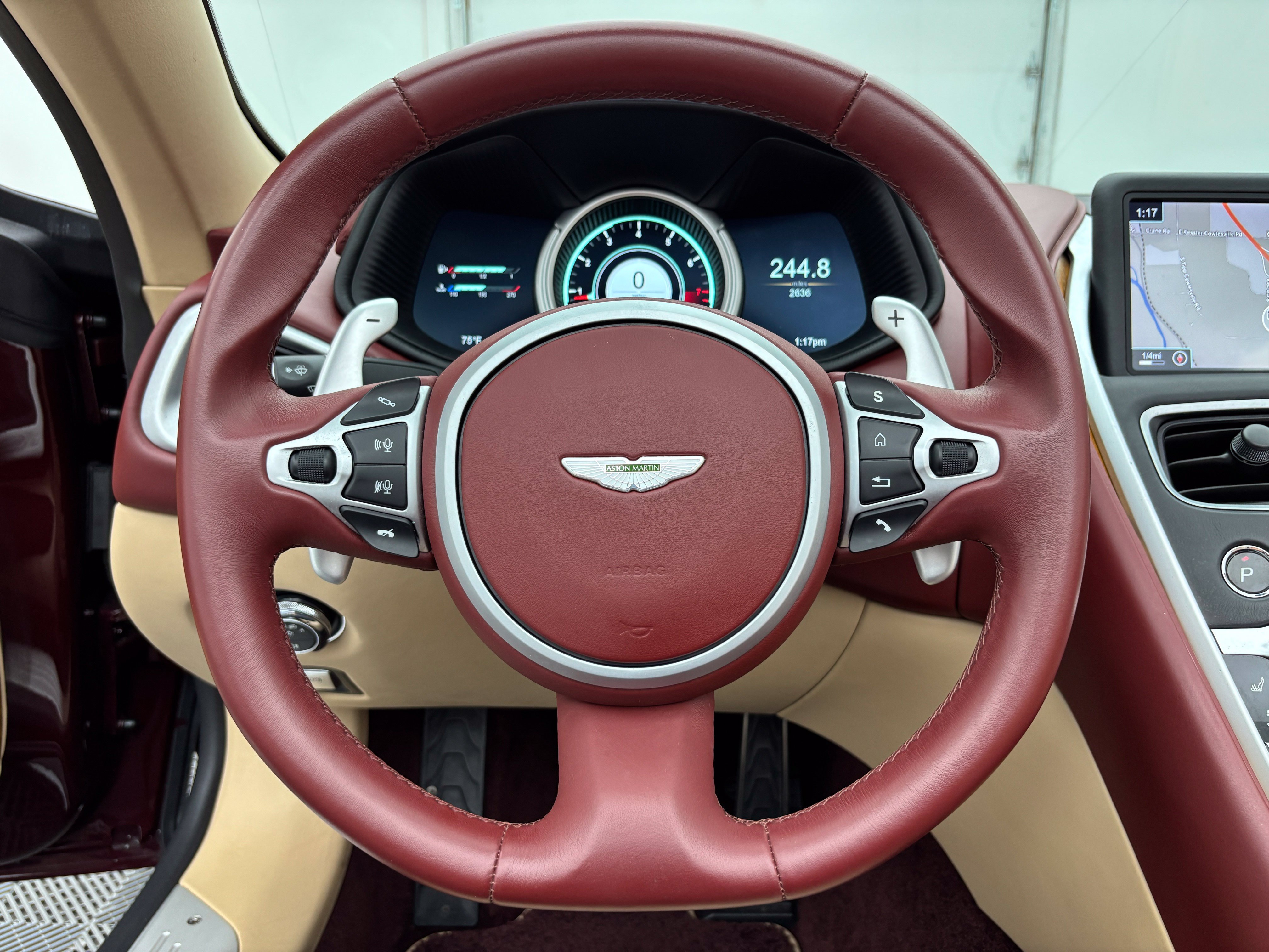 Used 2019 Aston Martin DB11 Volante RWD image 28