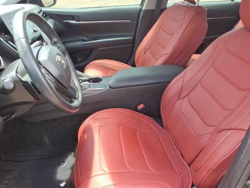 Used 2022 Toyota Camry SE FWD image 11