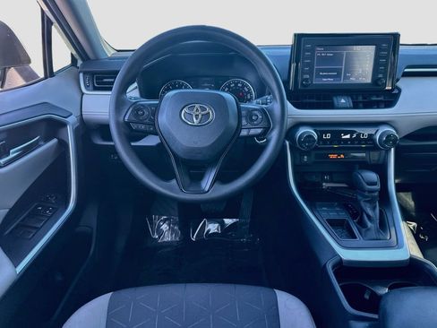 Used 2019 Toyota RAV4 XLE FWD image 18