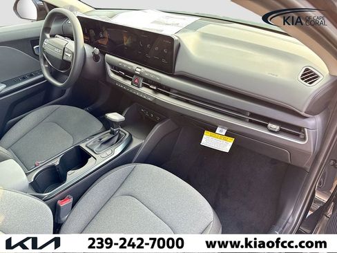 New 2025 Kia K4 LXS image 13