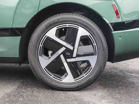 New 2026 Hyundai Ioniq 9 Calligraphy image 12