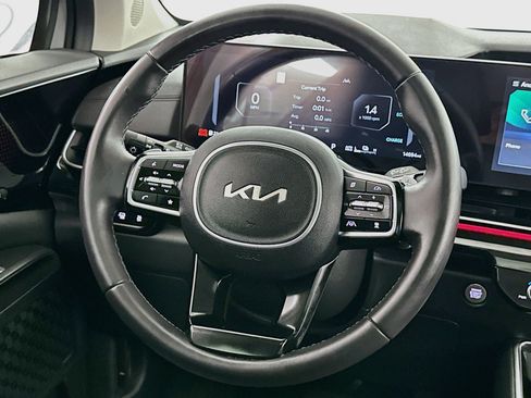 Used 2025 Kia Carnival SX Prestige FWD image 8