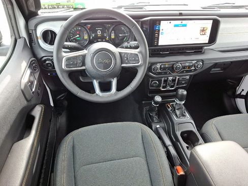Certified 2025 Jeep Wrangler Unlimited Sahara AWD/4WD image 13