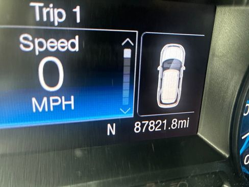 Used 2018 Ford Explorer XLT image 17