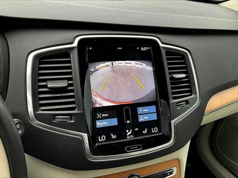 Used 2022 Volvo XC90 T6 Momentum w/ Climate Package image 27