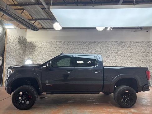 Used 2023 GMC Sierra 1500 AT4 w/ AT4 Premium Package AWD/4WD image 4