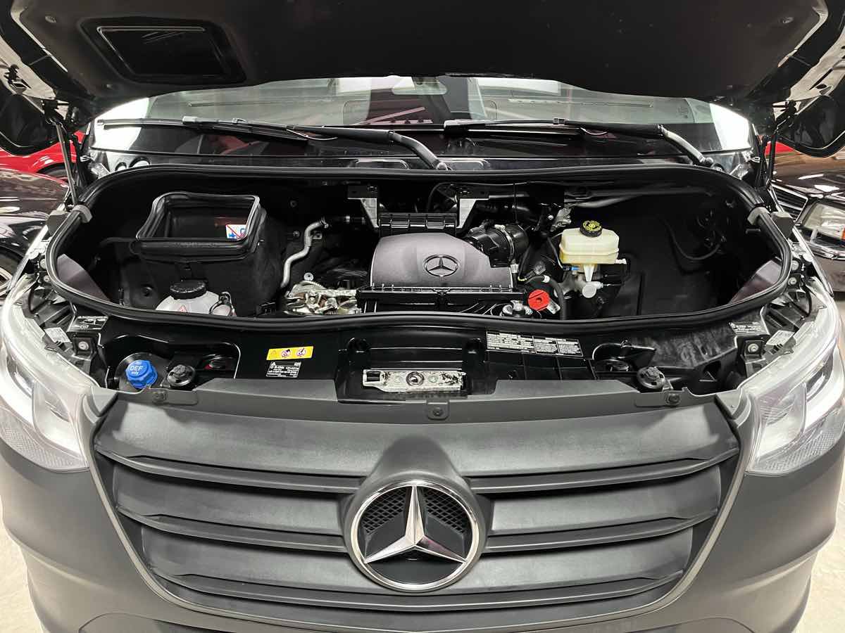 Used 2025 Mercedes-Benz Sprinter 2500 image 32