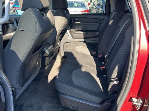 Used 2016 Chevrolet Traverse LT w/ Style and Technology Package image 16