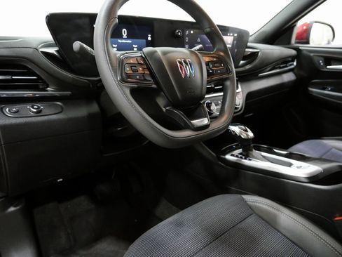 Used 2025 Buick Envista Preferred w/ Convenience II Package image 11