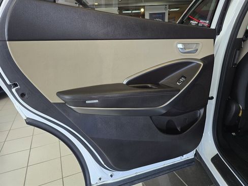 Used 2014 Hyundai Santa Fe GLS image 11