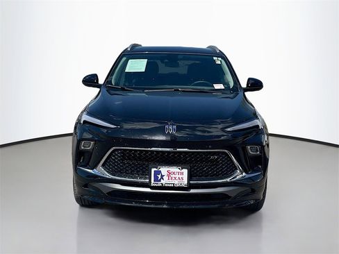 Used 2025 Buick Encore GX Sport Touring w/ Comfort Package image 2