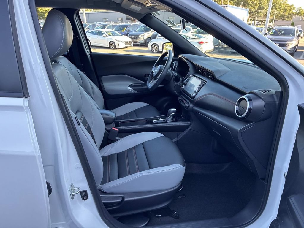 Certified 2023 Nissan Kicks SR w/ SR Premium Package FWD image 10