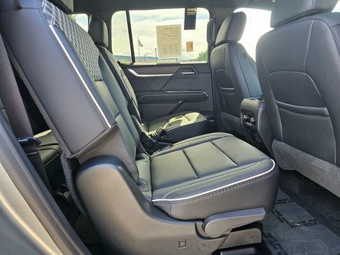 Certified 2024 GMC Acadia Denali w/ Super Cruise Package AWD/4WD image 13