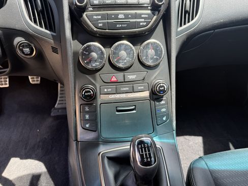 Used 2015 Hyundai Genesis 3.8 RWD image 23