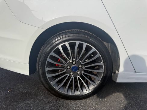Used 2017 Ford Fusion SE FWD image 9