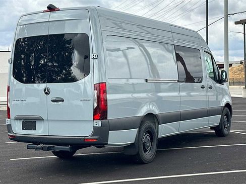 Used 2024 Mercedes-Benz Sprinter 2500 image 5