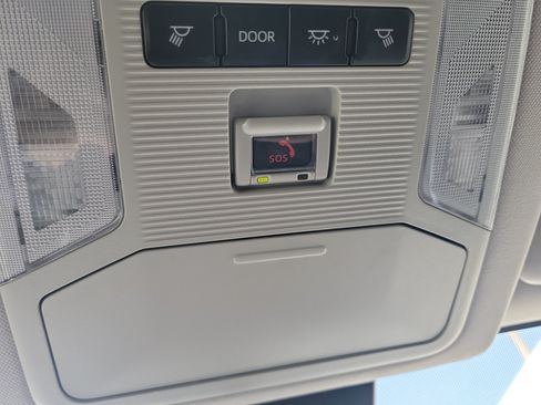 Used 2023 Toyota RAV4 LE FWD image 31