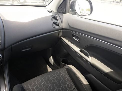 Used 2025 Mitsubishi Outlander Sport AWD image 16