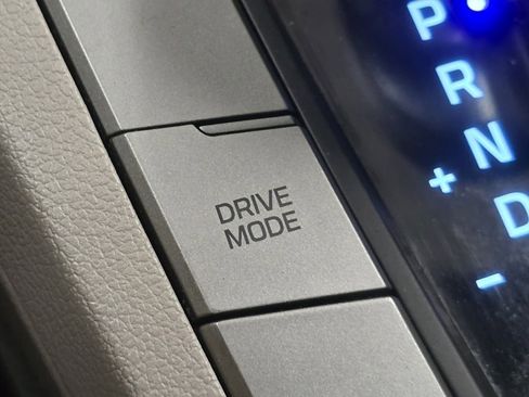 Used 2018 Hyundai Elantra SEL w/ Cargo Package image 6