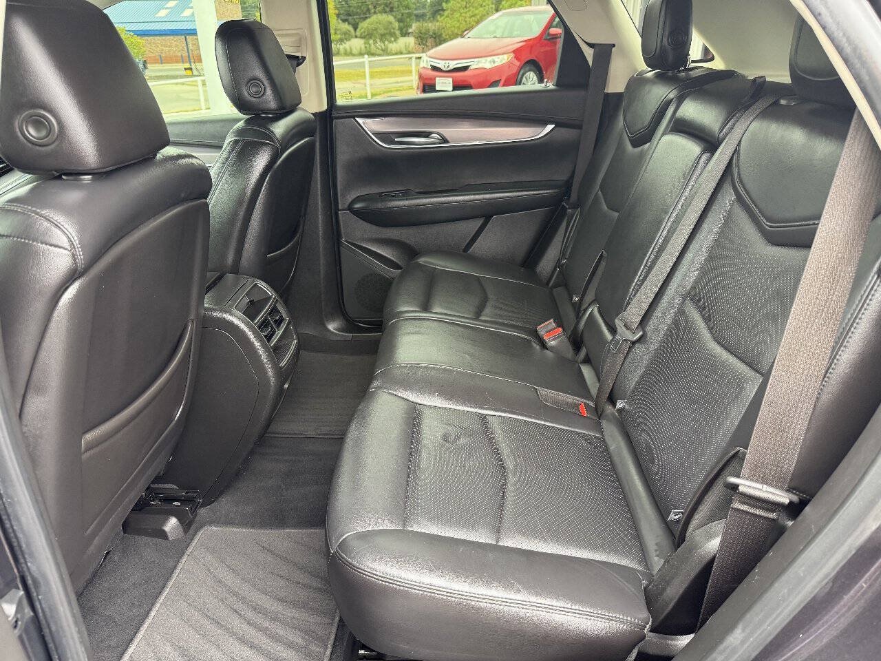 Used 2019 Cadillac XT5 Luxury FWD image 18
