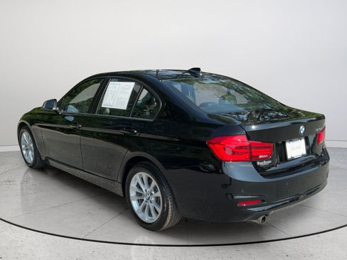 Used 2016 BMW 320i Sedan RWD image 9