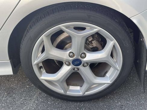 Used 2013 Ford Focus ST FWD image 9