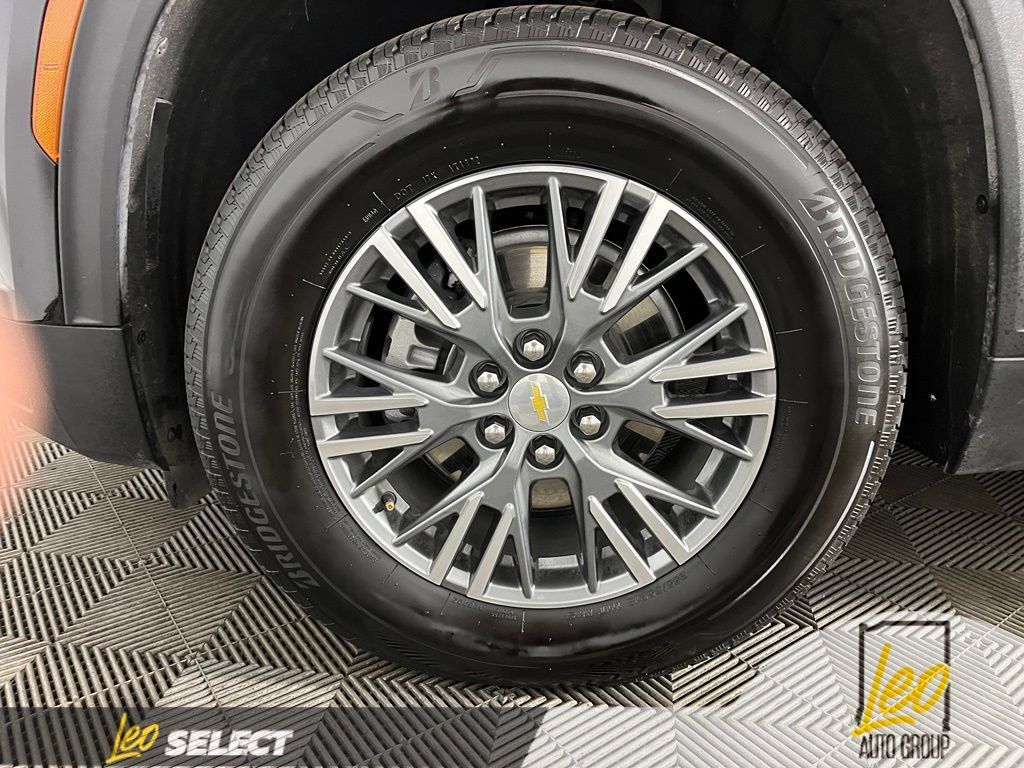 Used 2026 Chevrolet Traverse LT w/ Driver Confidence Package FWD image 31