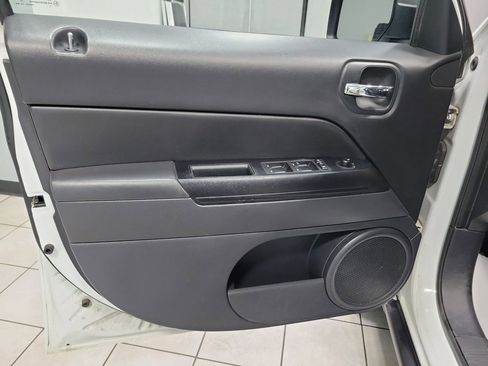 Used 2017 Jeep Patriot High Altitude FWD image 27