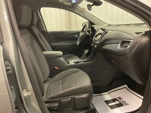 Used 2024 Chevrolet Equinox LT image 32