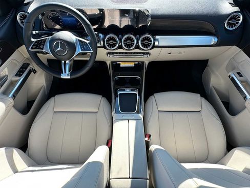 New 2026 Mercedes-Benz GLB 250 4MATIC image 18