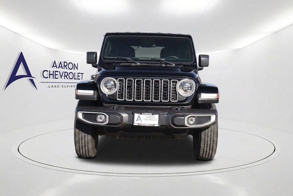 Used 2024 Jeep Wrangler Unlimited Sahara AWD/4WD image 2